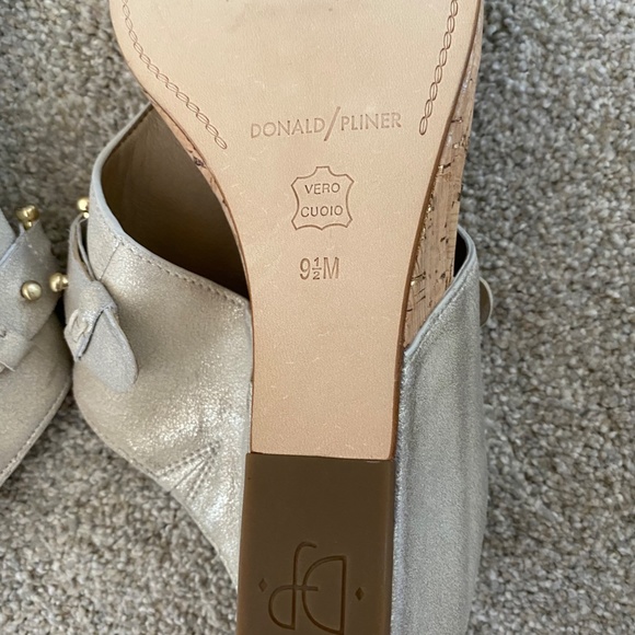 Donald Pliner Sandals - Picture 3 of 4